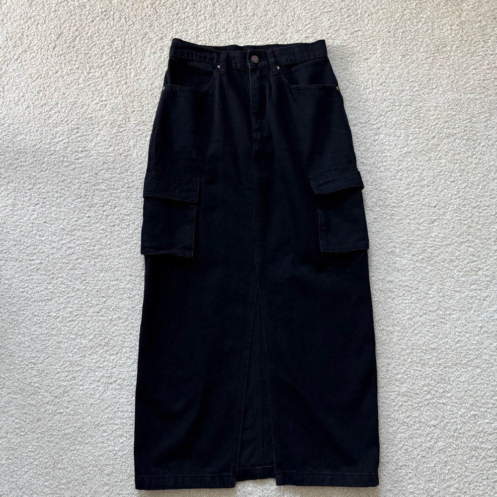 EUC sincerely Jules black denim cargo midi skirt